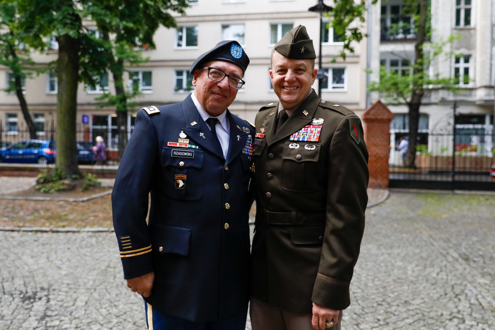 U.S. Soldiers receive Polish Award