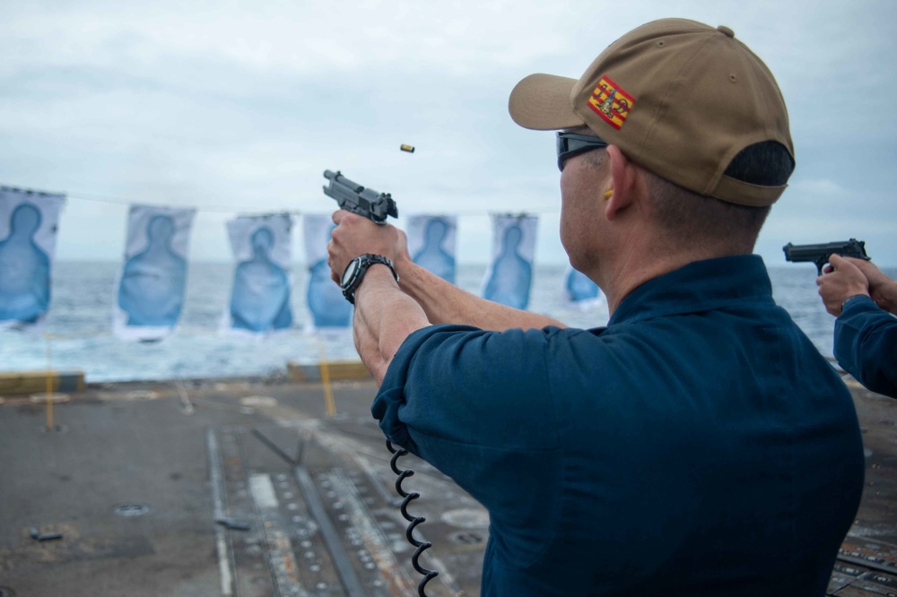 USS Jason Dunham (DDG 109) Conducts a Live Fire