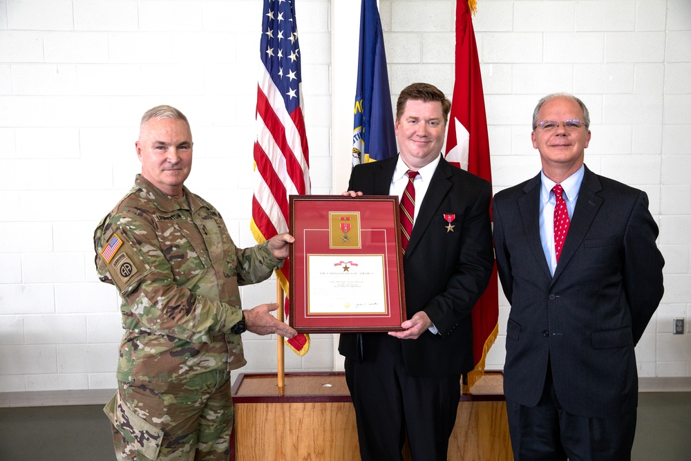 Kentucky National Guard veteran awarded bronze star with valor