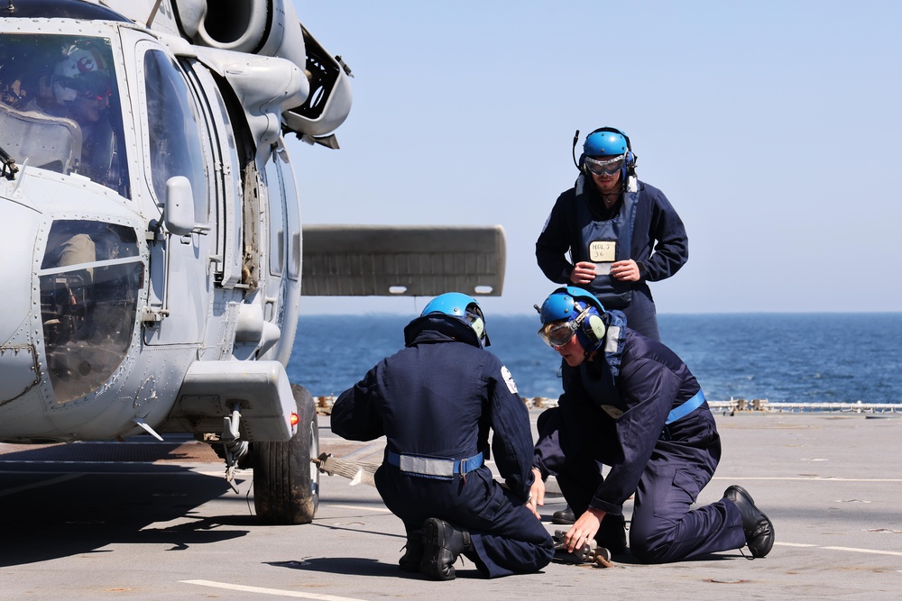 HMS Defender conducts a mass casualty exercise during BALTOPS22