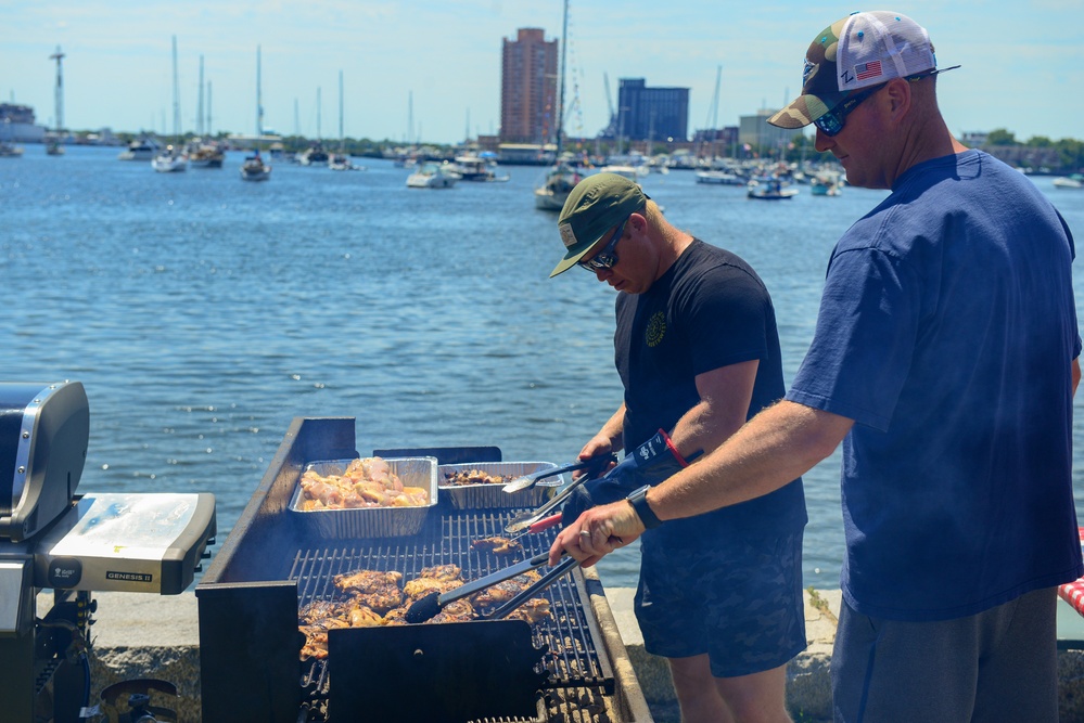 Coast Guard Reserve participates in Norfolk Harborfest 2022