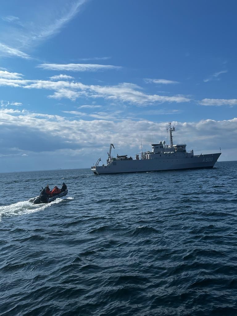 HNLMS Mercuur (A900) conducts small-boat operations