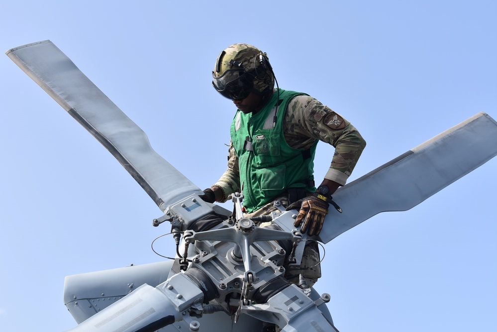 HSC 28 Sailors Conduct Helo Maintenance on USS Billings