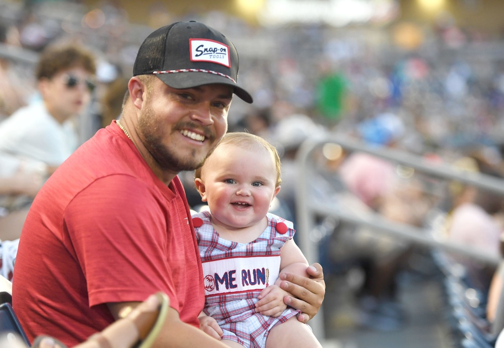 Shuckers show appreciation to military