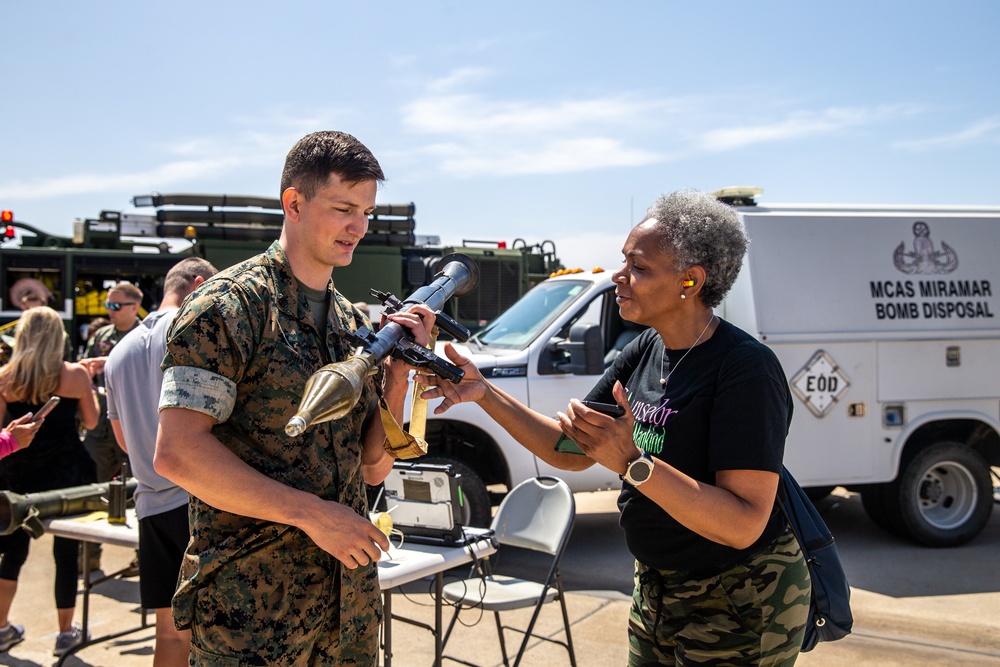 Educators visit MCAS Miramar