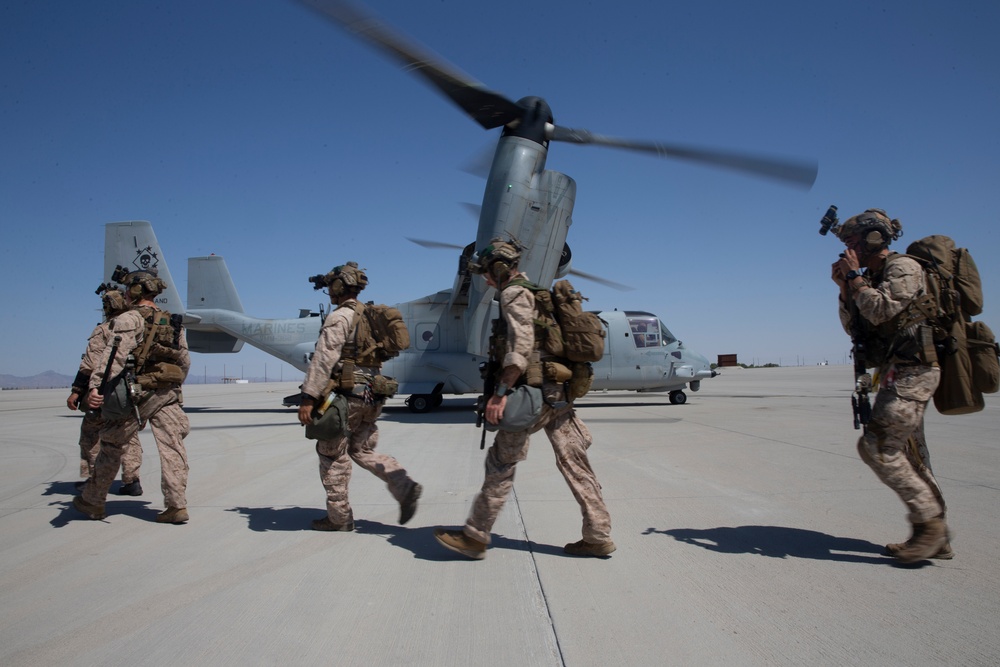 Recon Prepares for a Raid During RUT