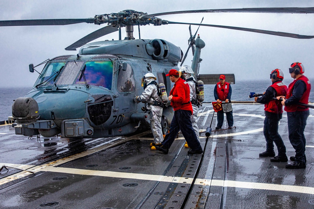 USS Chancellorsville Conducts Crash and Salvage Drills
