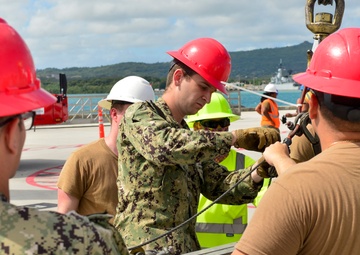 Weapons onload during Valiant Shield 2022