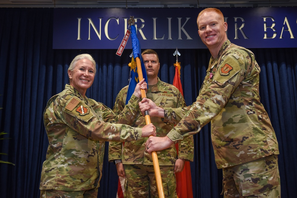 39th LRS welcomes new commander