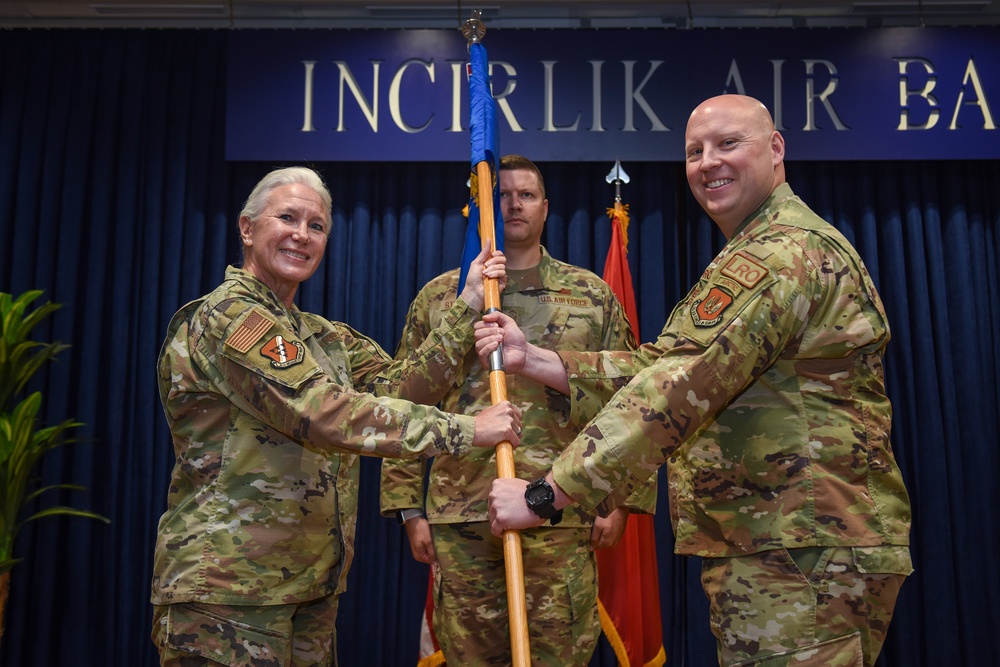 39th LRS welcomes new commander