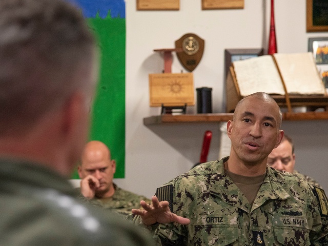 U.S. Pacific Fleet Leaders Meet with NS Everett CPOs