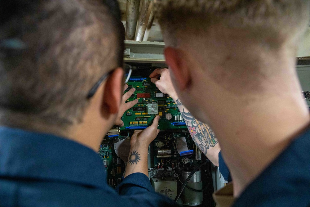 USS San Jacinto sailors conduct maintenance