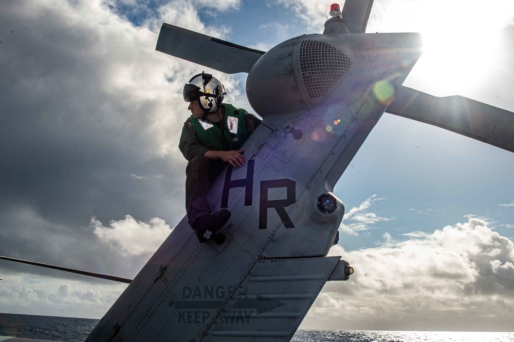 USS Jason Dunham (DDG 109) Conducts Pre-Flight Checks