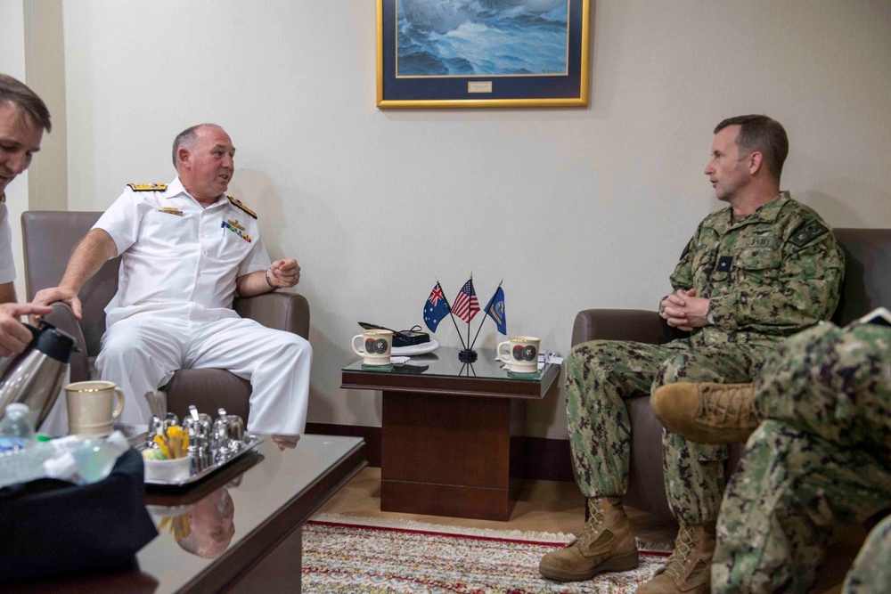 Commander, Indo-Pacific Endeavour Task Force visits COMLOG WESTPAC