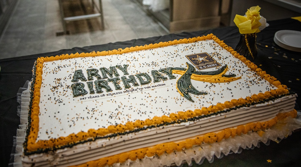 247th Army birthday cake cutting ceremony