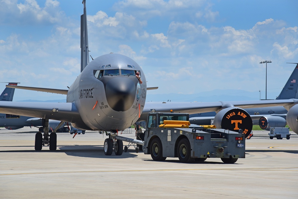 134th ARW opens $31 million hangar, vies for next-gen refueling tanker