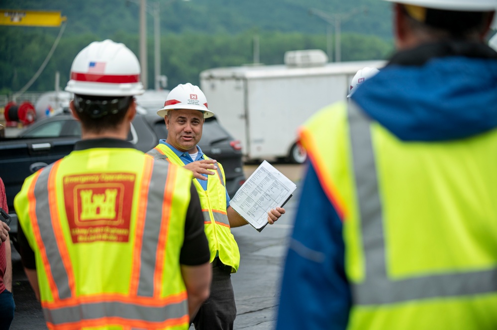 Despite rain, Industry Day shines light on major Ohio River navigation project