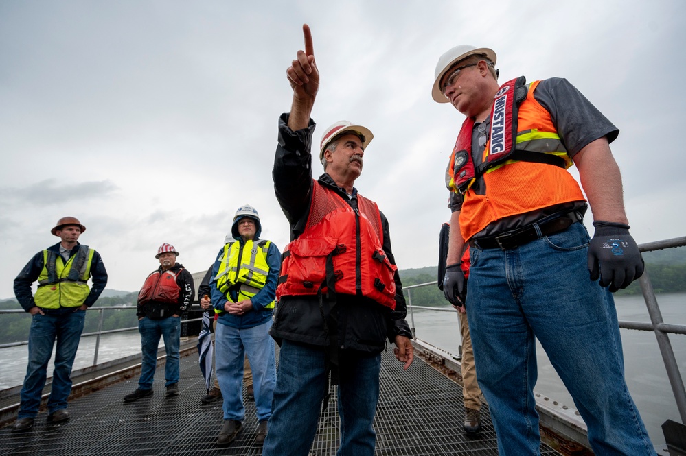 Despite rain, Industry Day shines light on major Ohio River navigation project