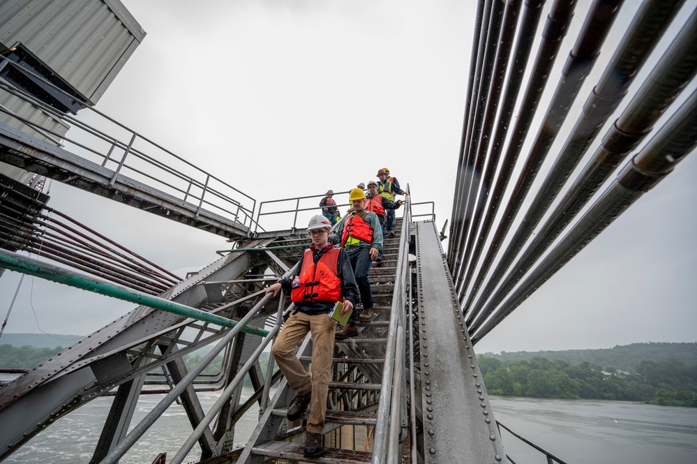 Despite rain, Industry Day shines light on major Ohio River navigation project