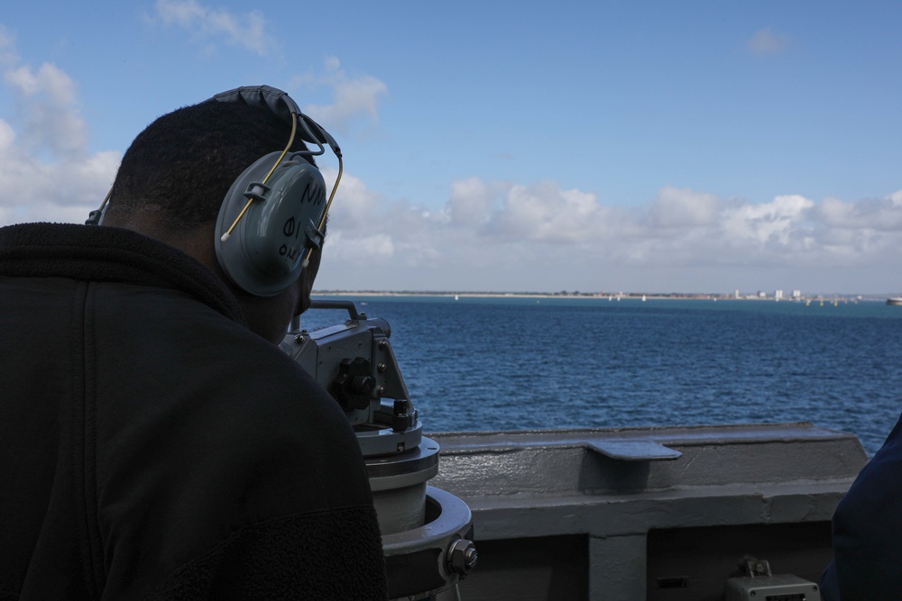 USS Gravely (DDG 107) Pulls in to Portsmouth, England, June 11, 2022