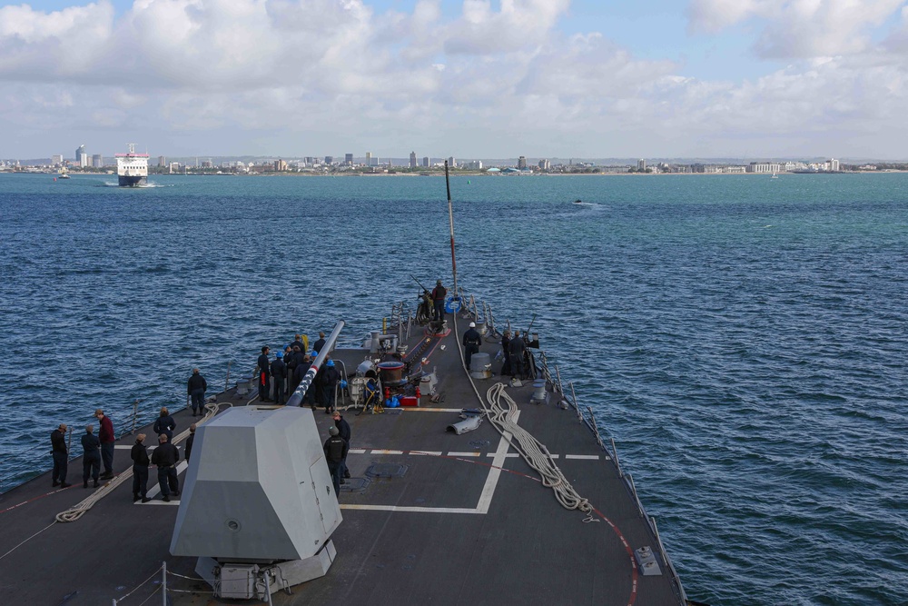 USS Gravely (DDG 107) Pulls in to Portsmouth, England, June 11, 2022