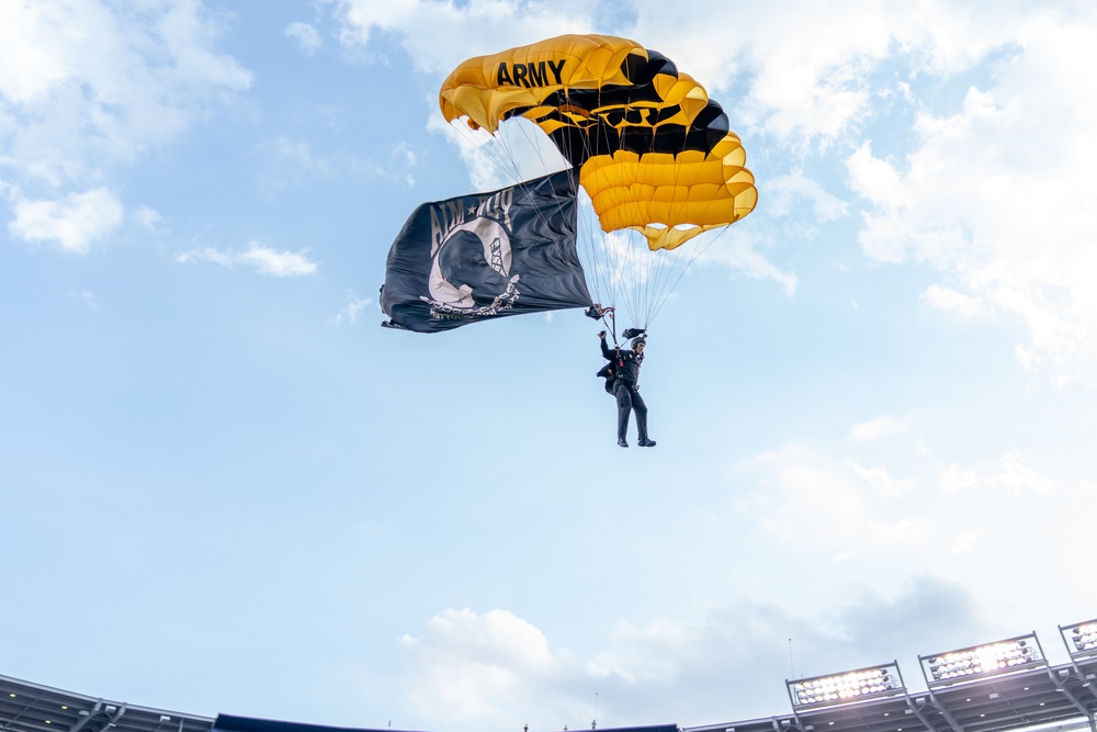 U.S. Army Parachute Team lands in Washington D.C.