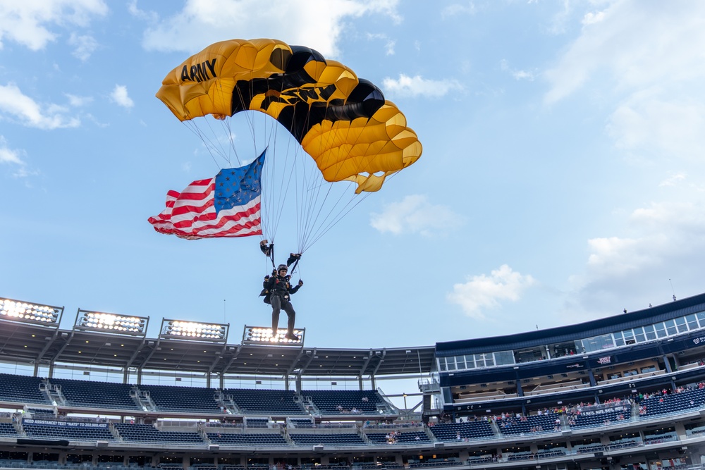 U.S. Army Parachute Team lands in Washington D.C.