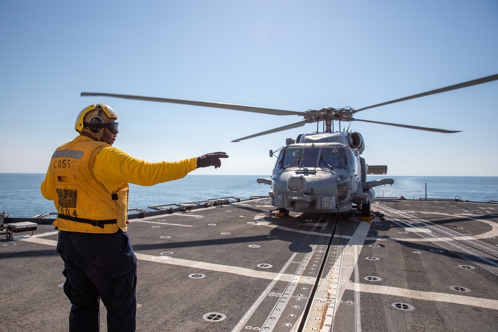 USS Leyte Gulf (CG 55) conducts flight quarters.