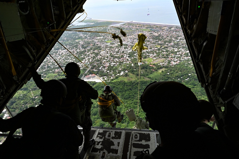 Soldiers conducts airborne operations over Guatemala