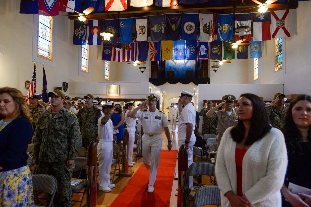 Surface Division ELEVEN Holds Change of Command Ceremony