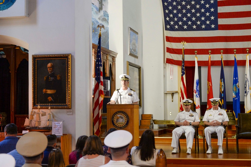 Surface Division ELEVEN Holds Change of Command Ceremony