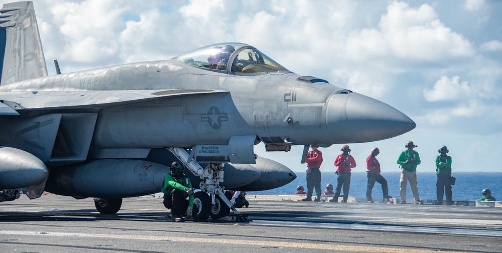 DVIDS - Images - USS Ronald Reagan (CVN 76) conducts flight operations ...