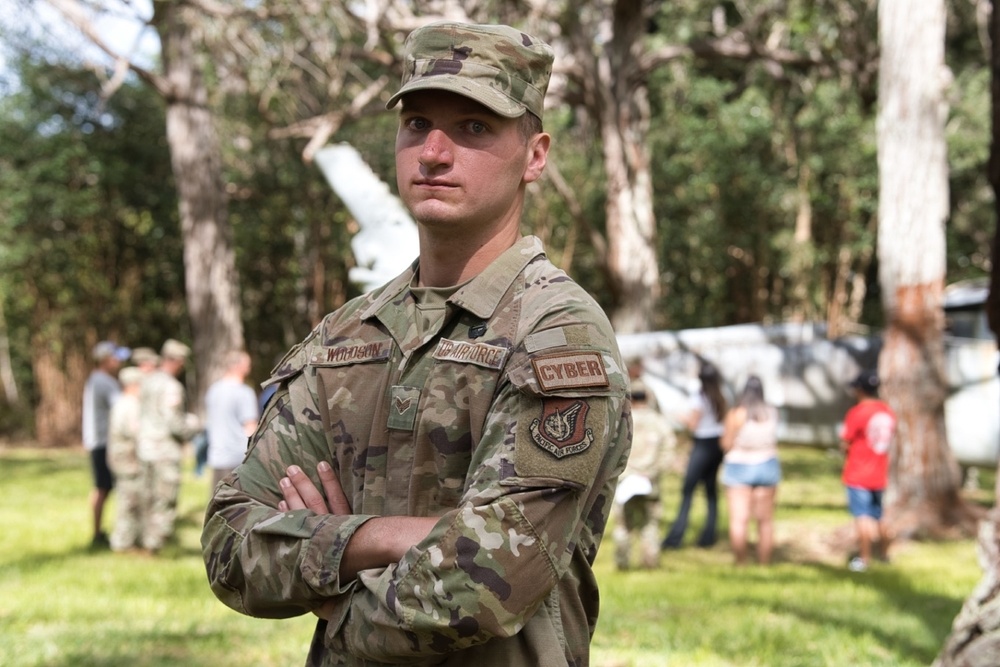 Cyber Airman earns Air Assault Badge
