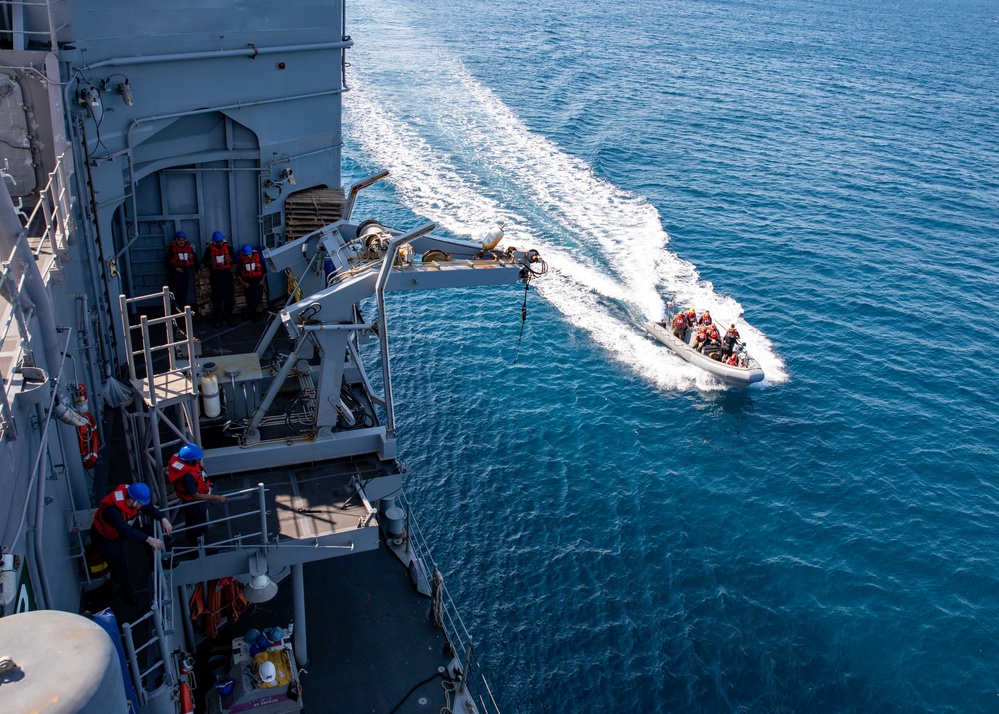 USS Leyte Gulf (CG 55) small boat operations.