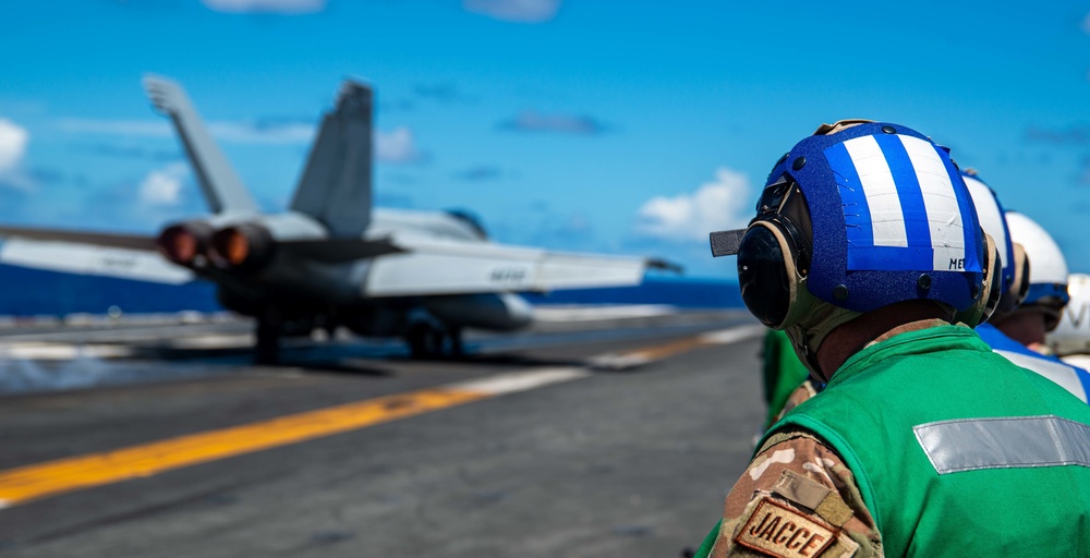 USS Ronald Reagan (CVN 76) hosts Rear Adm. Robert Clark and Brig. Gen. Akshai Gandhi during Valiant Shield 22