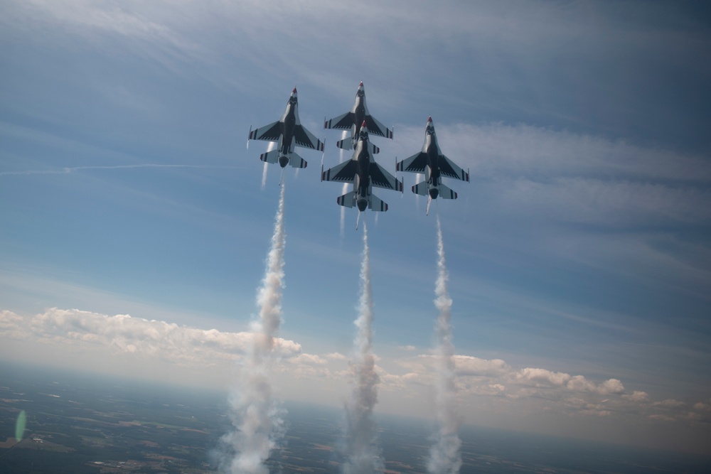 Thunderbirds take flight for OC Air Show