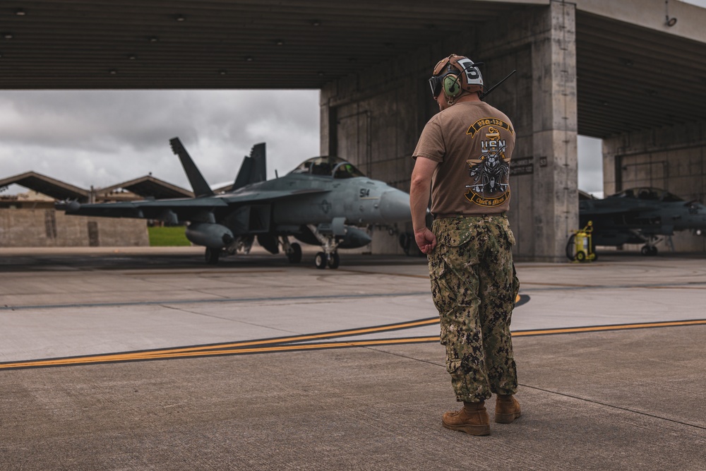 Marine Wing Liaison Kadena supports Navy E/A-18G Growlers