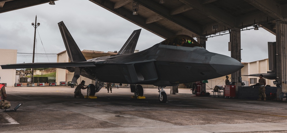 Marine Wing Liaison Kadena supports Air Force F-22 Raptors