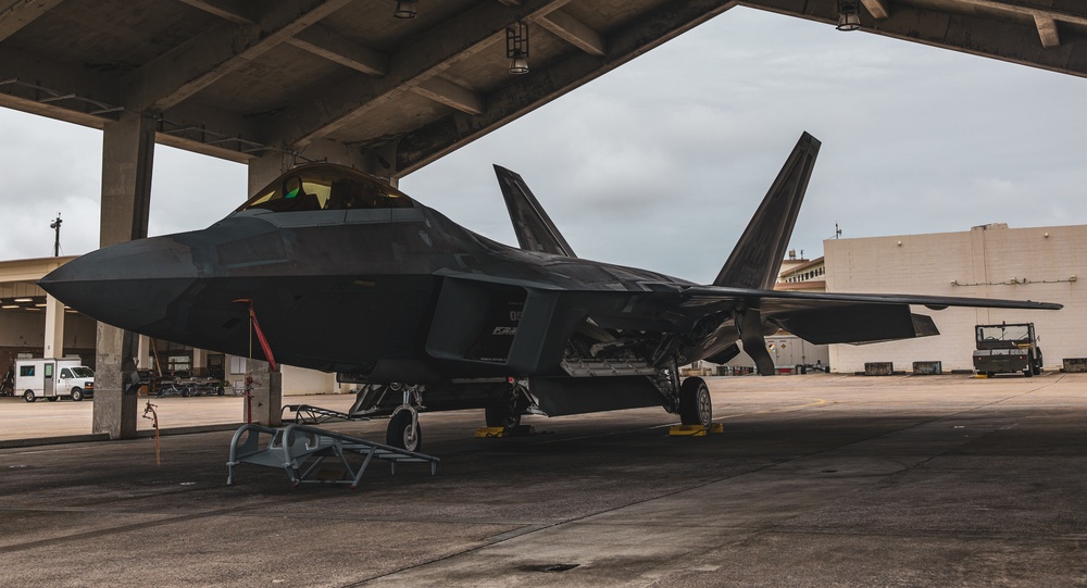 Marine Wing Liaison Kadena supports Air Force F-22 Raptors