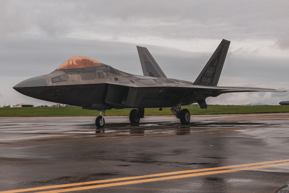 Marine Wing Liaison Kadena supports Air Force F-22 Raptors