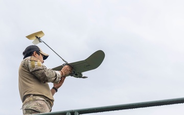 Marine Raiders with SOTF 511.2 demonstrate SUAS capabilities to AFP