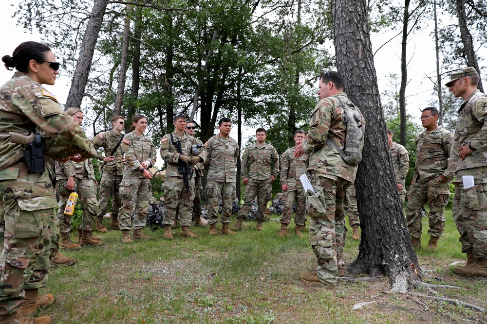 Red Arrow Combat Medics Conduct Joint Training