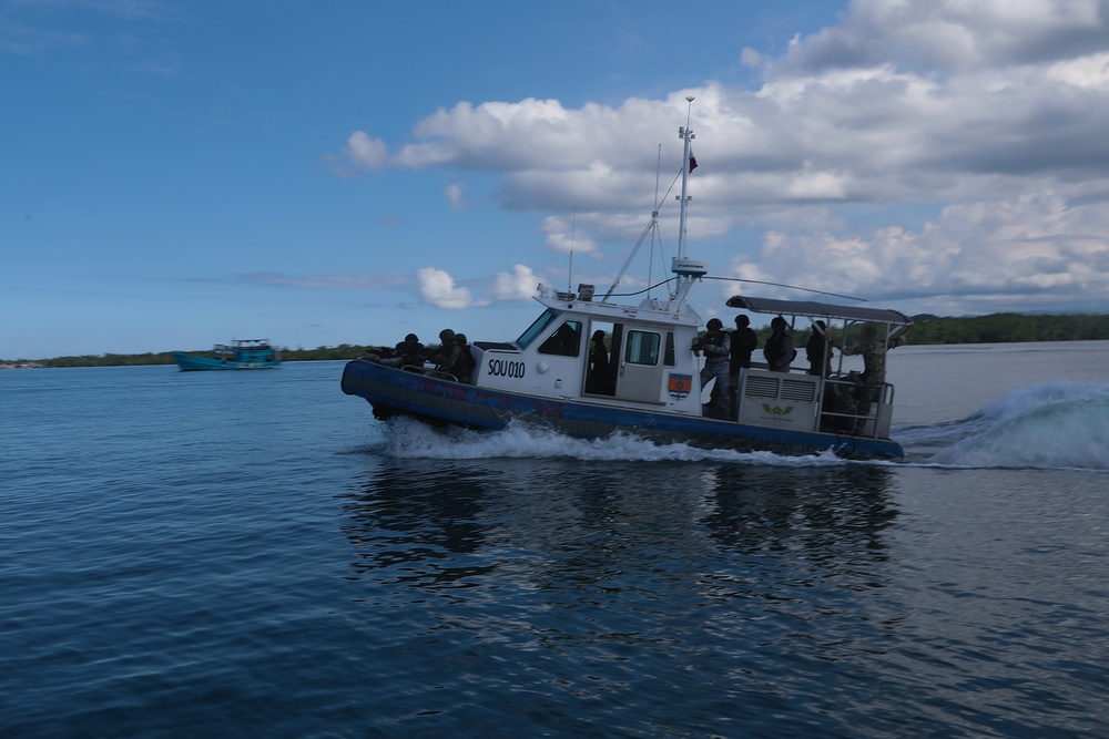 Philippine National Police, Coast Guard SOF, 1st SFG (A) share VBSS techniques