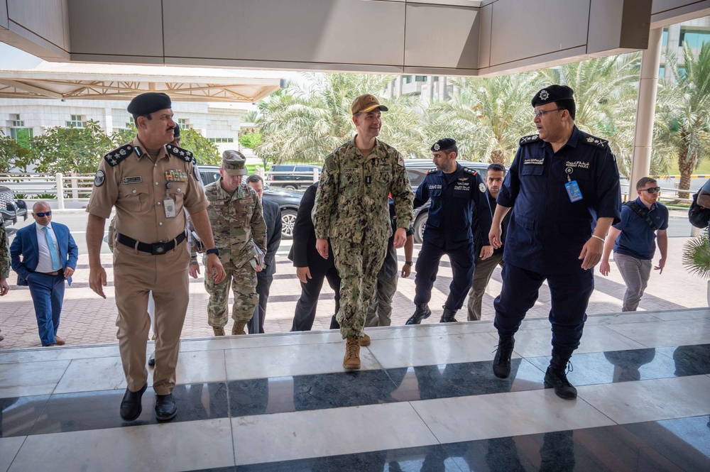 Vice Adm. Cooper Visits Kuwait