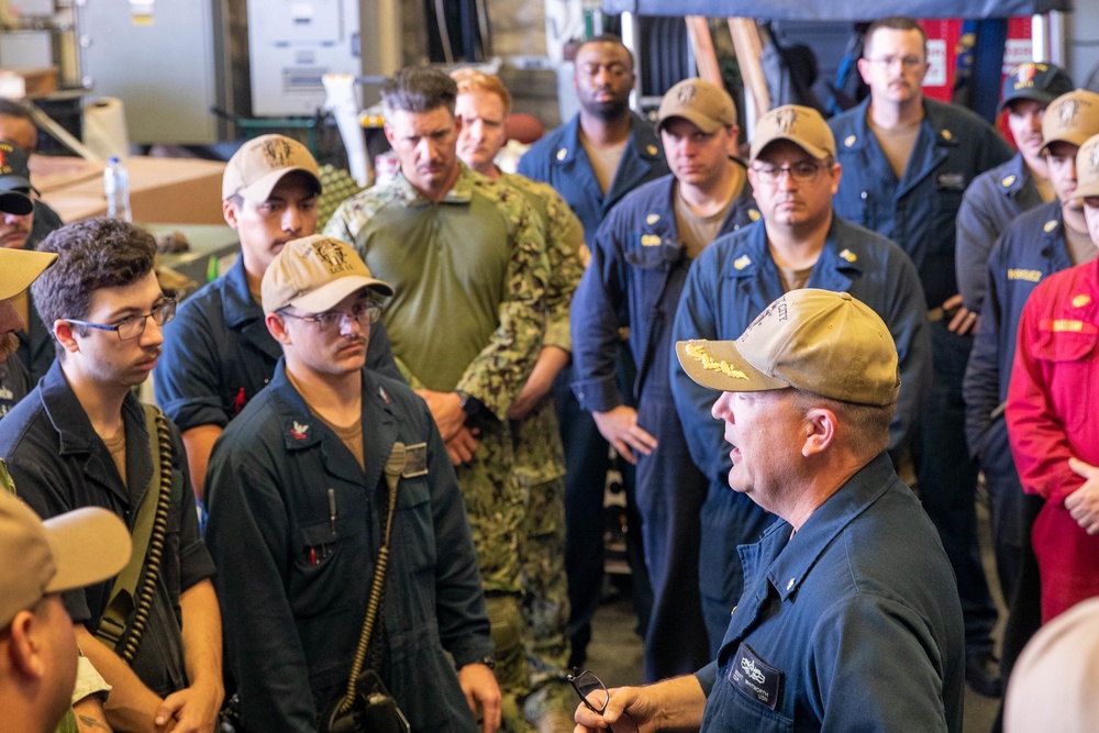 USS Sioux City Commanding Officer Awards Navy Achievement Medal