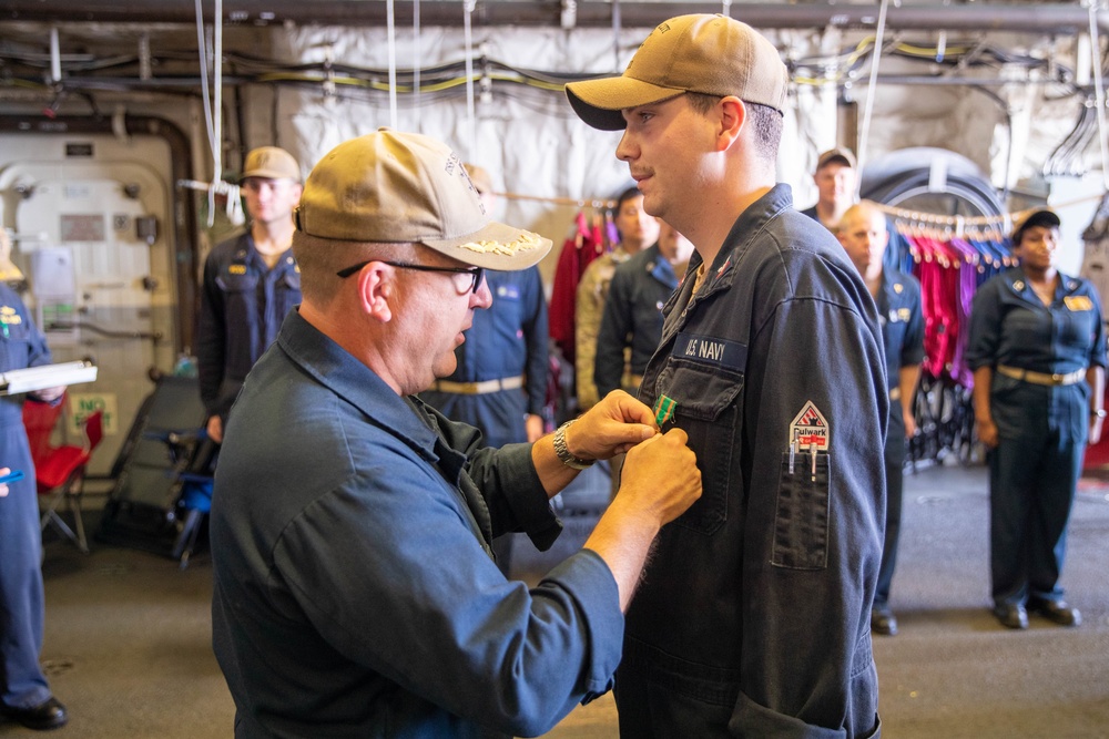 USS Sioux City Commanding Officer Awards Navy Achievement Medal