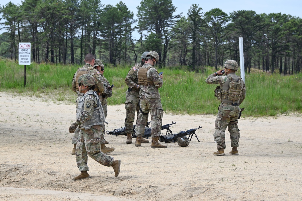 DVIDS - Images - Fort Dix – 508th MP CO CS - 240B MG Qualification - 8 ...