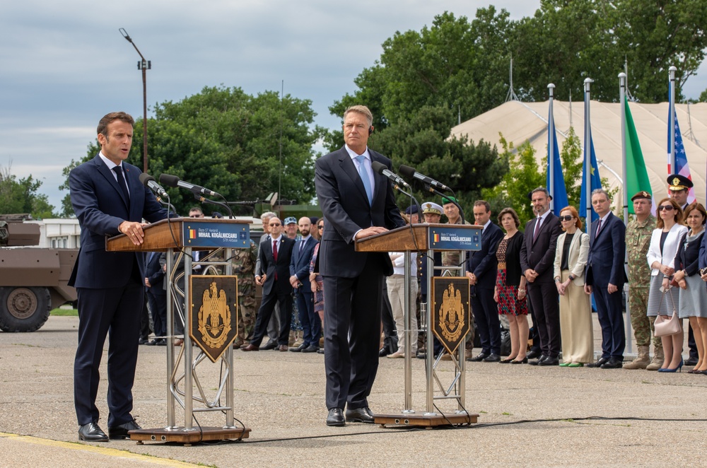 Romanian President Welcomes French President at Mihail Kogalniceanu