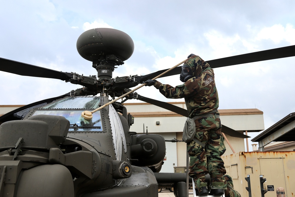 4-2 Attack Battalion Decontaminates Apache