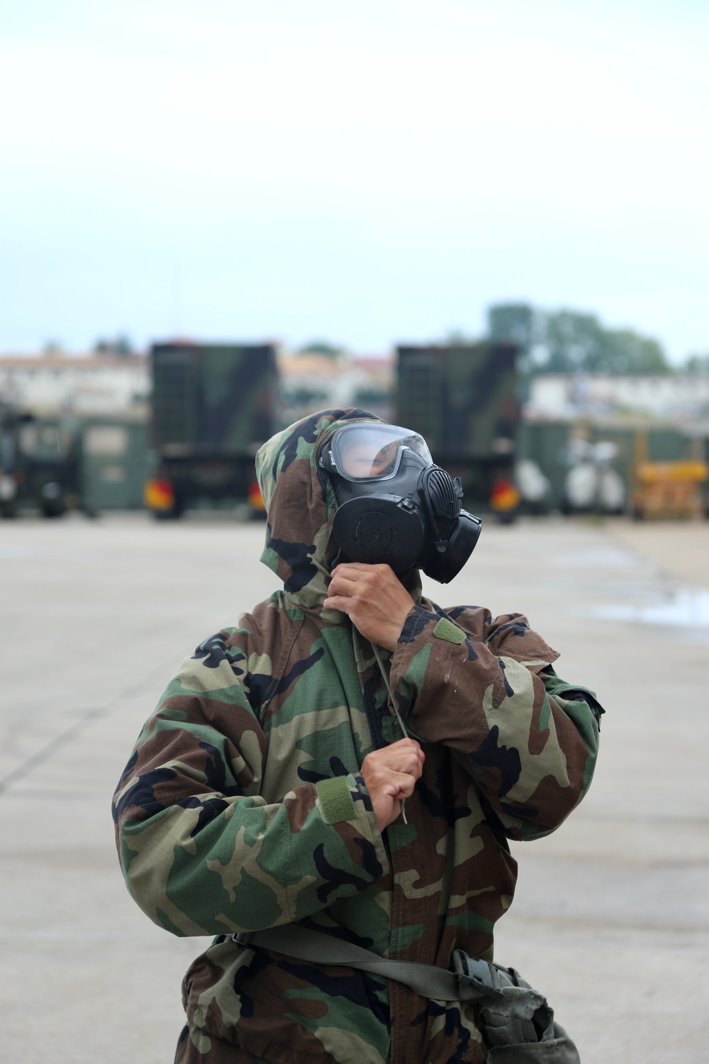 4-2 Attack Battalion Decontaminates Apache